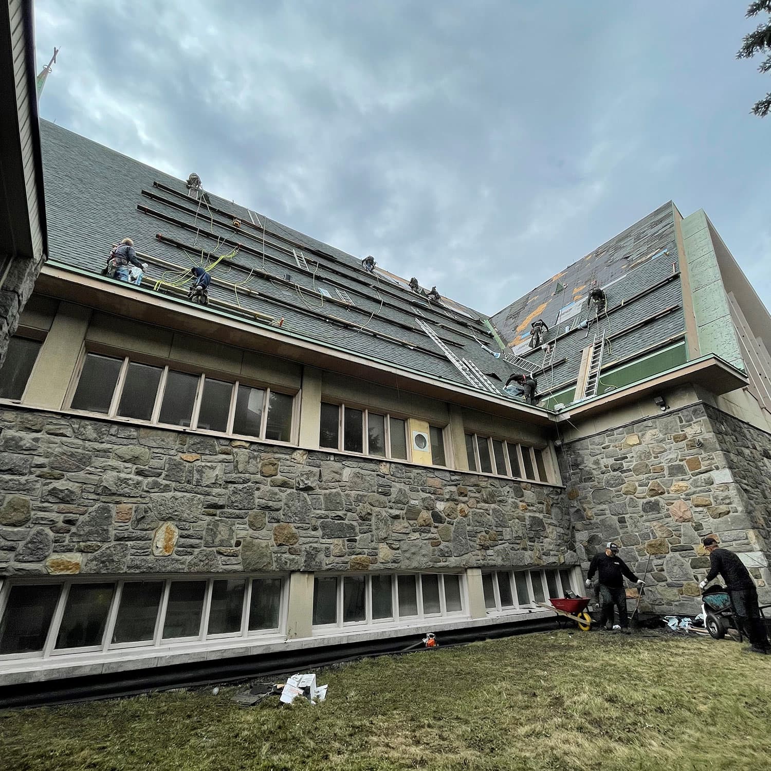 Église catholique Sainte-Jeanne-d'Arc photo 1